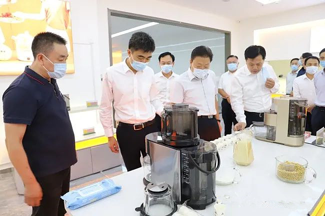 �S���h����F(tu��n)��?xi��ng)��f���Ĵ��̕�(hu��)��(hu��)�L(zh��ng)��λɽ�|��������{(di��o)��